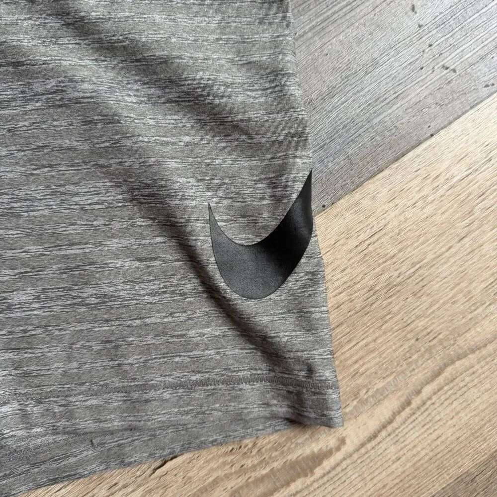 Nike Pro Women’s Small Gray Dri-FIT 3